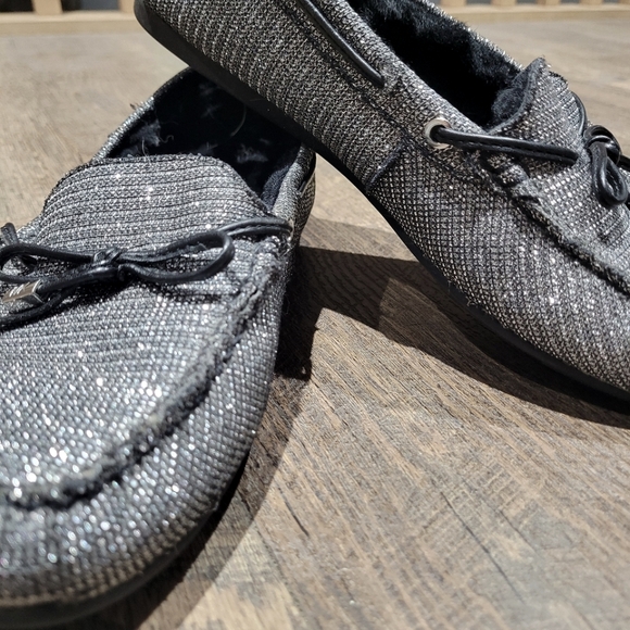 Michael Kors Lined Moccasin - Picture 1 of 16